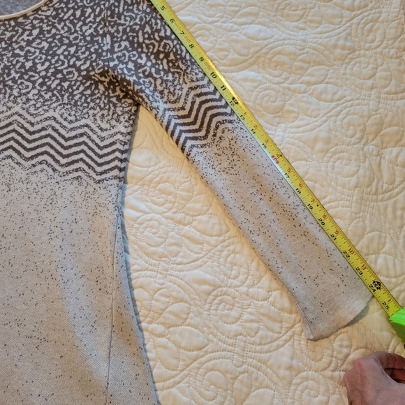 A-frame tunic sweater - Picture 3 of 6
